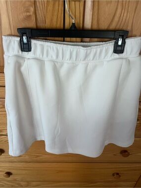 Mondetta White Women's Skort with Elastic Waist